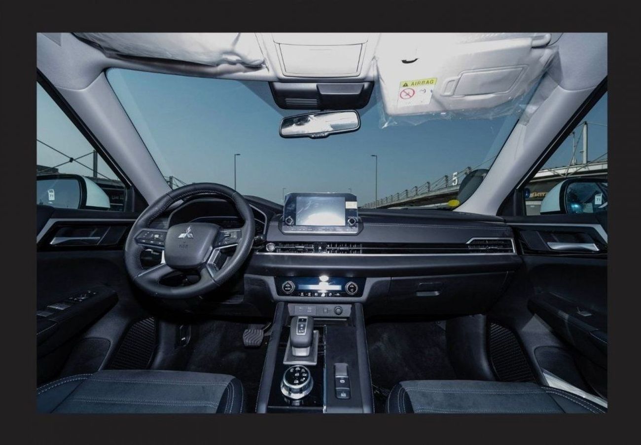 ميتسوبيشي آوتلاندر MITSUBISHI 2.5L Hi-LinePetrol Automatic Full