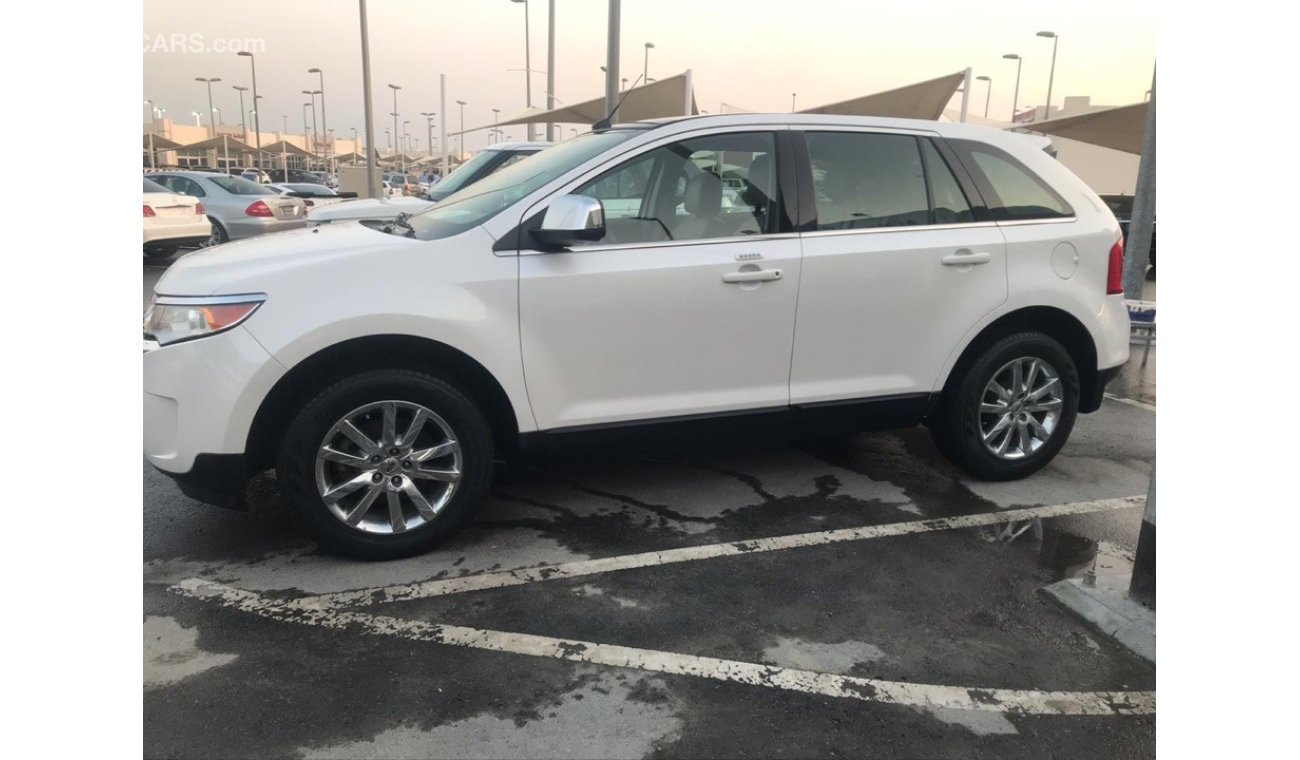 Ford Edge AWD 2012GCC car prefect condition no need any maintenance low mileage panoramic roof