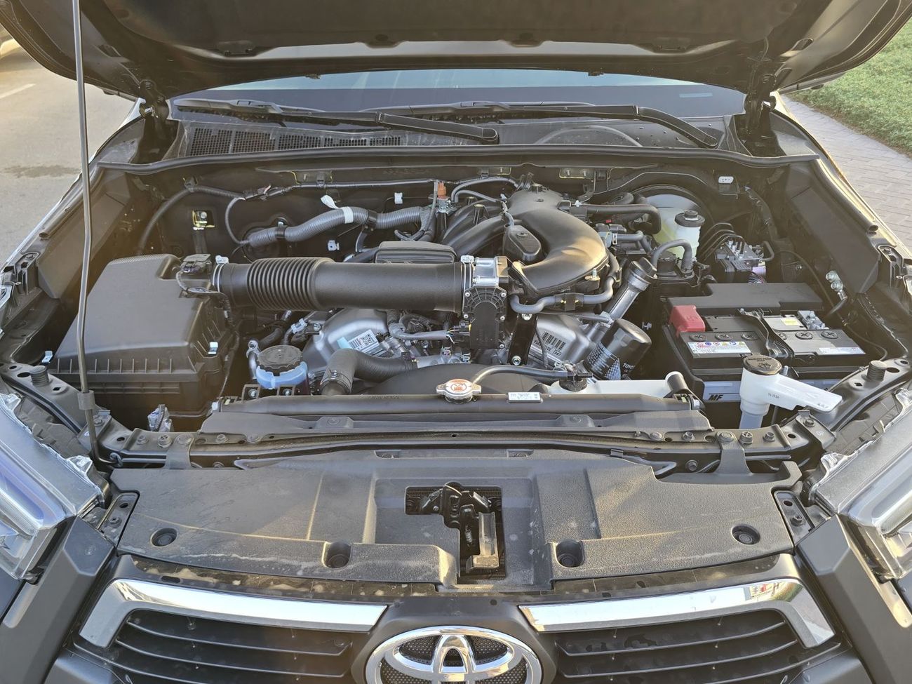 تويوتا هيلوكس 2025 Toyota Hilux 4.0L AT Adventure Full option