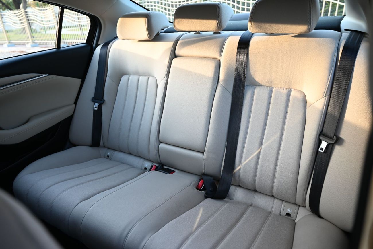 Mazda 6 V 2.5L (184 HP) EMI 920 AED - ACCIDENT FREE - MAZDA 6 V-GRADE 2022 - LOW MILEAGE - MINT CONDITION - 