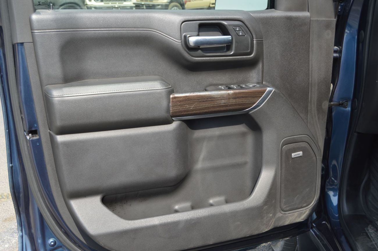 شيفروليه سيلفارادو *Chevrolet Silverado* Left Hand Drive Year: *2020* -Push Button Start,  -Leather Seats, -Power Seats