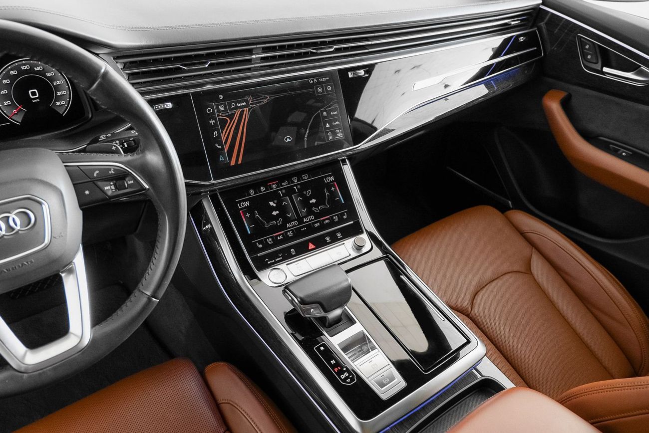 Audi Q8 55 TFSI quattro S-Line 3.0L (340 HP)