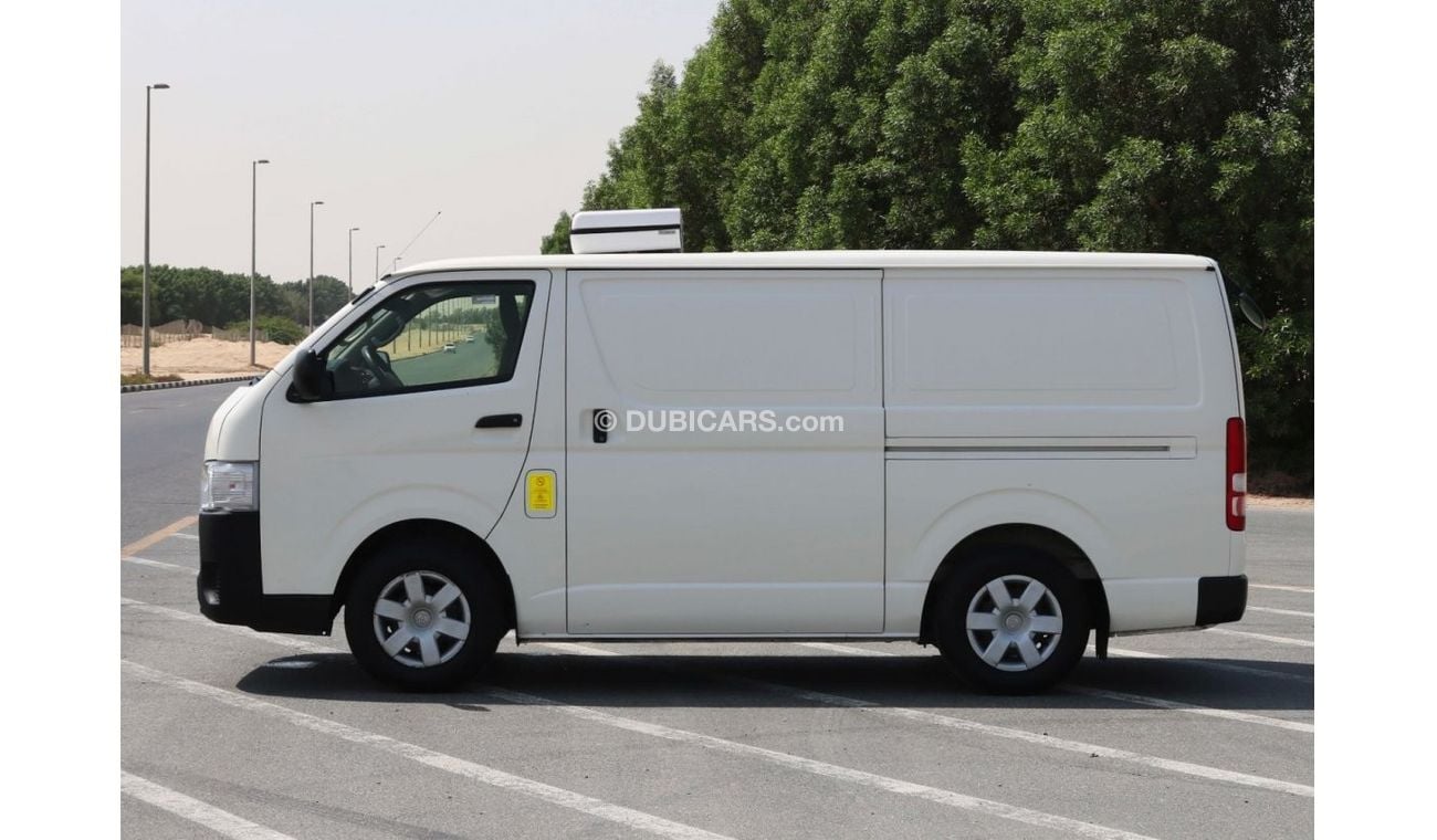 Toyota Hiace 2018 |  STANDARD ROOF CHILLER DELIVERY VAN WITH GCC SPECS AND EXCELLENT CONDITION