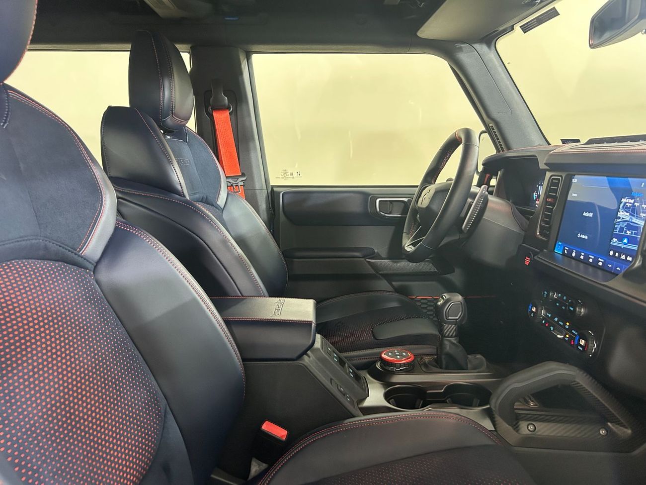 Ford Bronco Raptor B4D4925 BRONCO 4 DOORS RAPTOR 3.0L V6 ECOBOOST W/ ORANGE SBELTS BLACK/BLUE LTHR SSQTCH