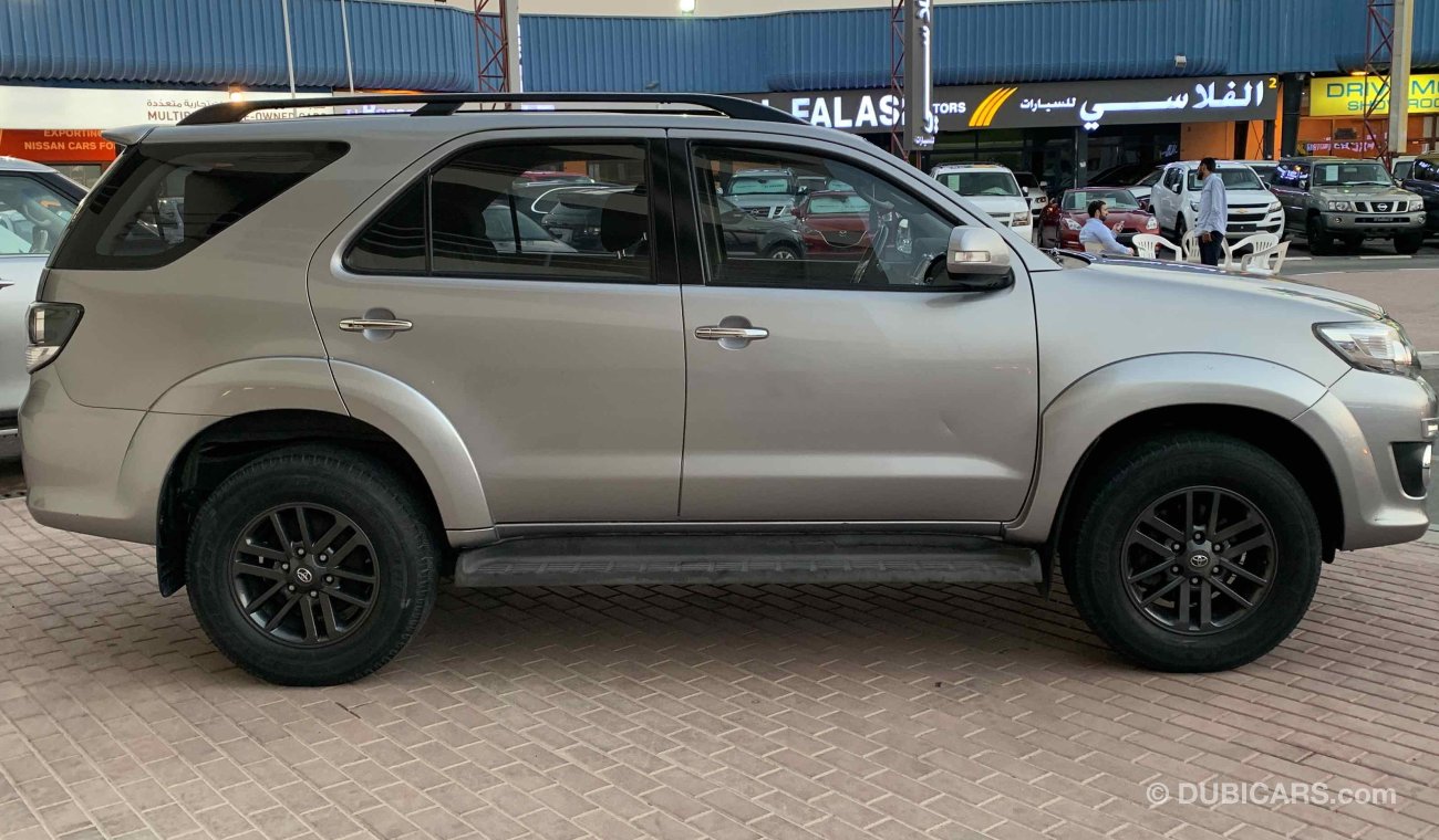 Toyota Fortuner V6. 4,0