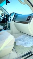 Toyota Land Cruiser 2018 Model GXR Diesel Engine V8 Full Option Very Clean and Perfect Condition