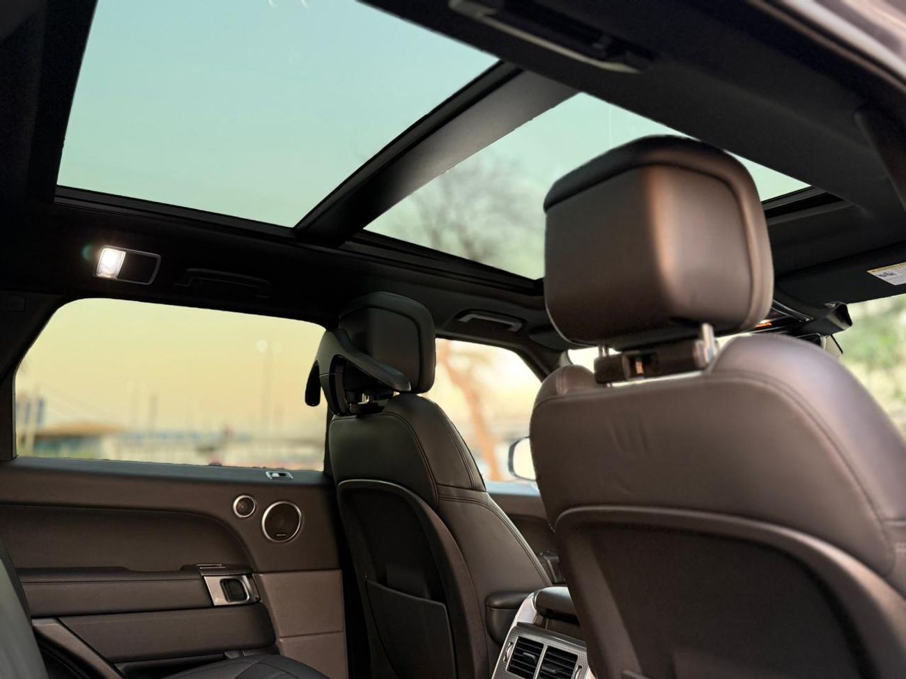 Land Rover Range Rover Sport HSE DYNAMIC 5.0L (525 HP)