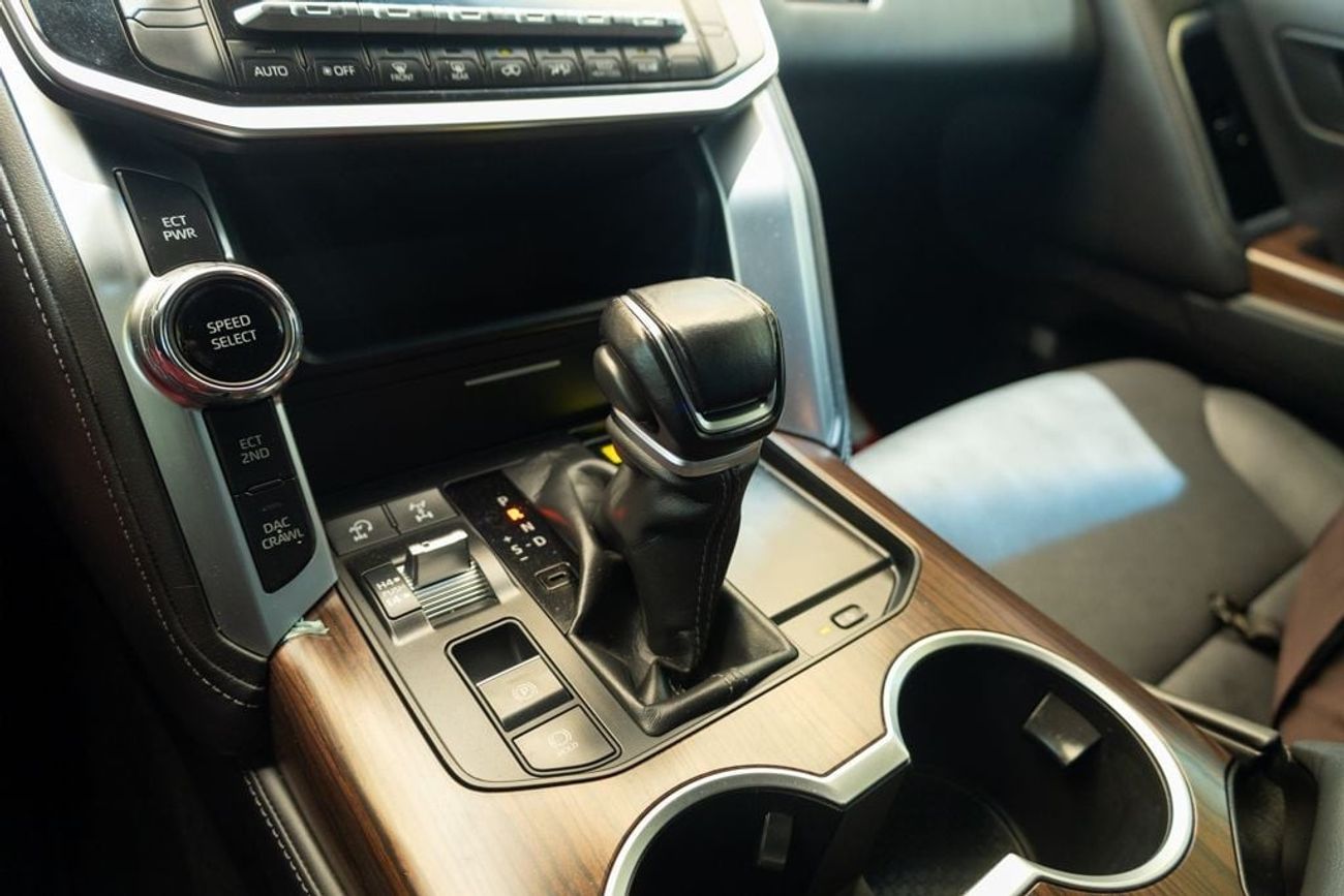 Toyota Land Cruiser GXR 4.0L