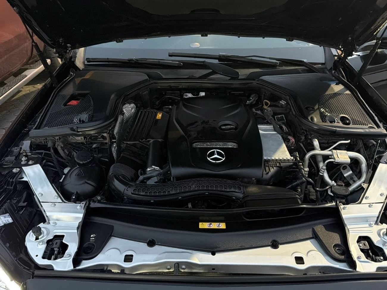 Mercedes Benz E300 Premium 2.0L