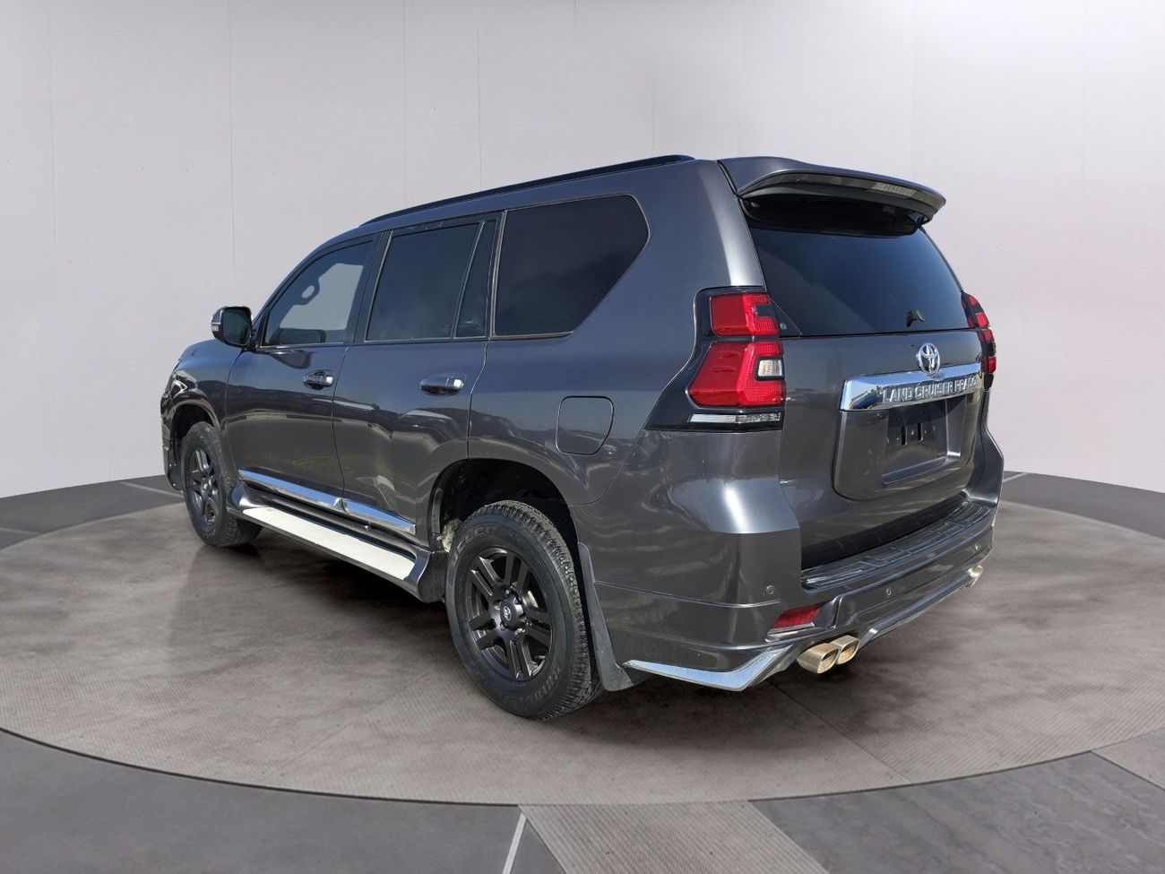 تويوتا برادو 4x4 Diesel Right Hand Drive (Export Only )