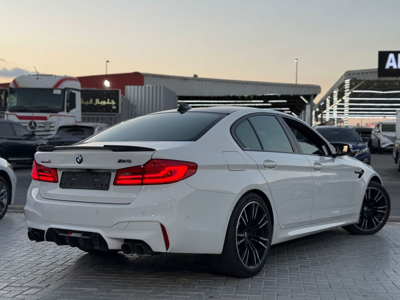 BMW M5 Std 4.4L