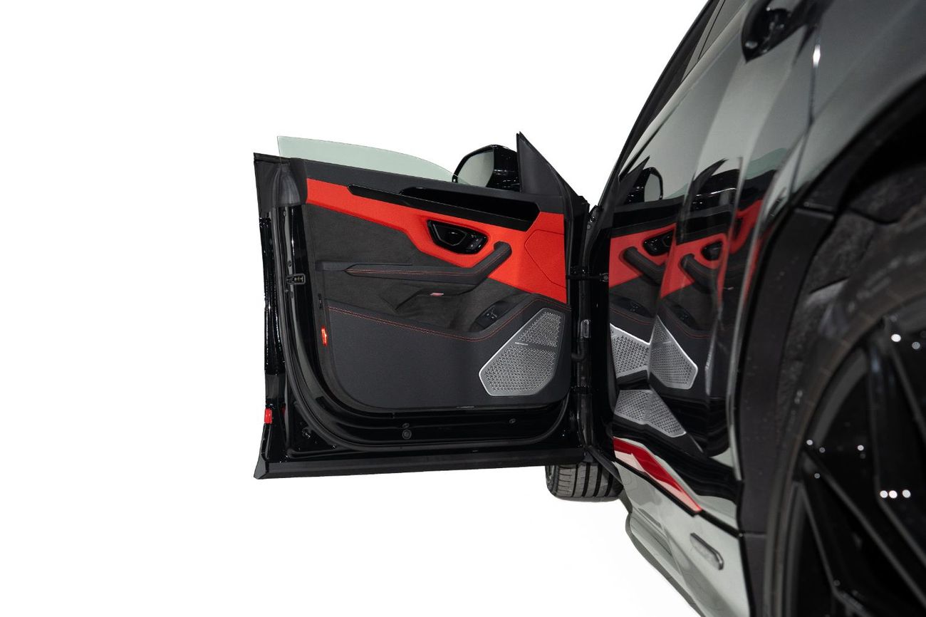 لامبورغيني اوروس 2025 URUS SE HYBRID | TWO TONE INTERIOR | PANORAMIC ROOF | BANG N OLUFSEN 3D SOUND | STYLE PACKAGE