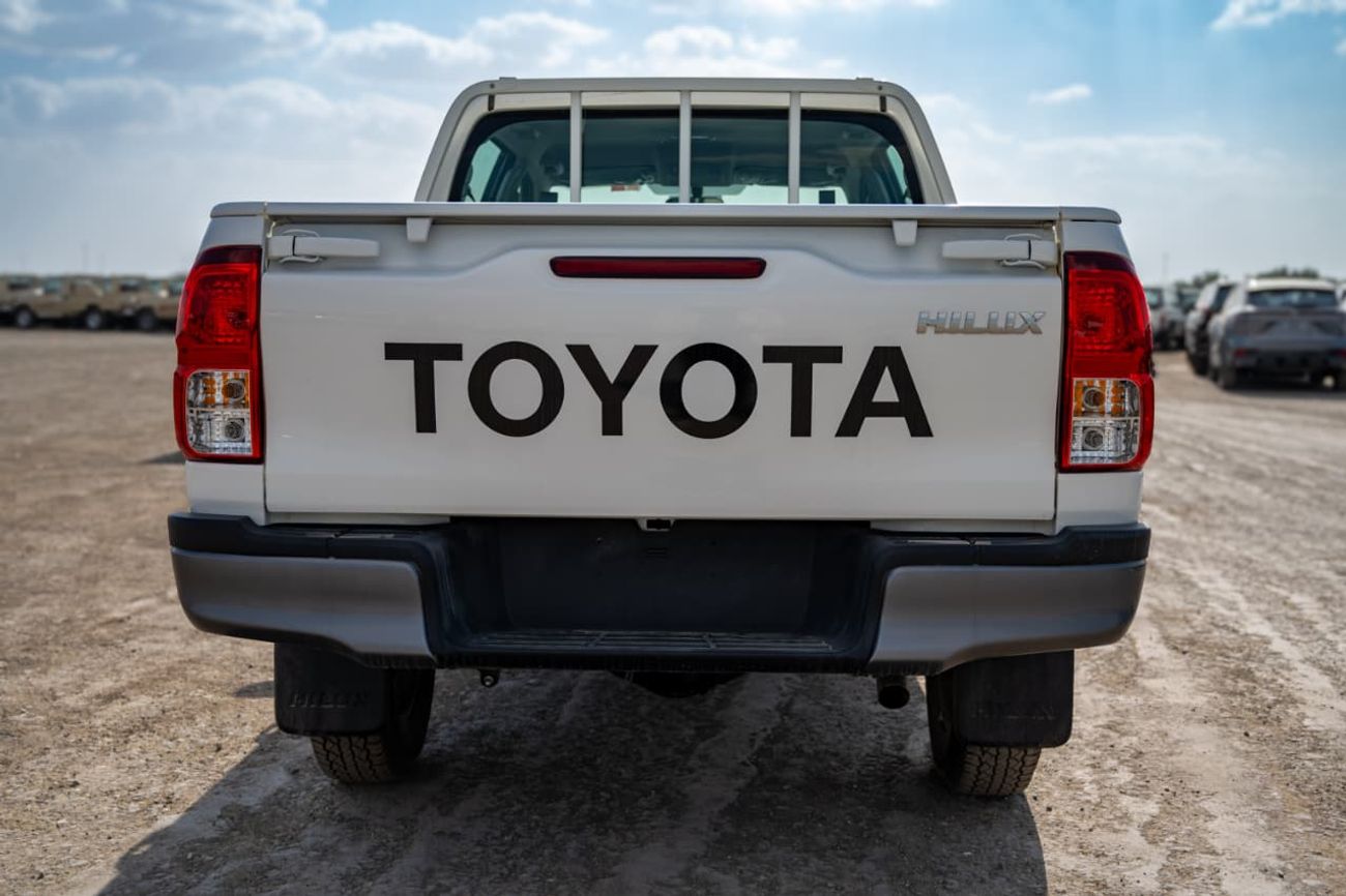 تويوتا هيلوكس 2.4GD | Manual | Diesel | Pickup Truck | Four Wheel Drive | 5 Seats | 4 Door