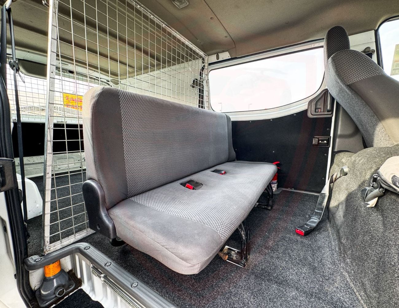 Nissan Urvan Panel Van Std 2.5L A/T (6 Seater) Petrol Nissan Urvan Van | Automatic | 2.5 L | 2022 | GCC | Acciden