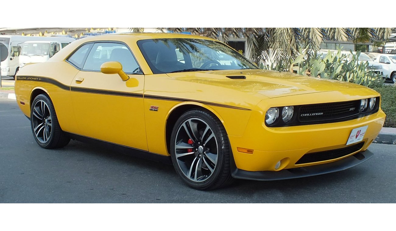 Dodge Challenger SRT YELLOW JACKET