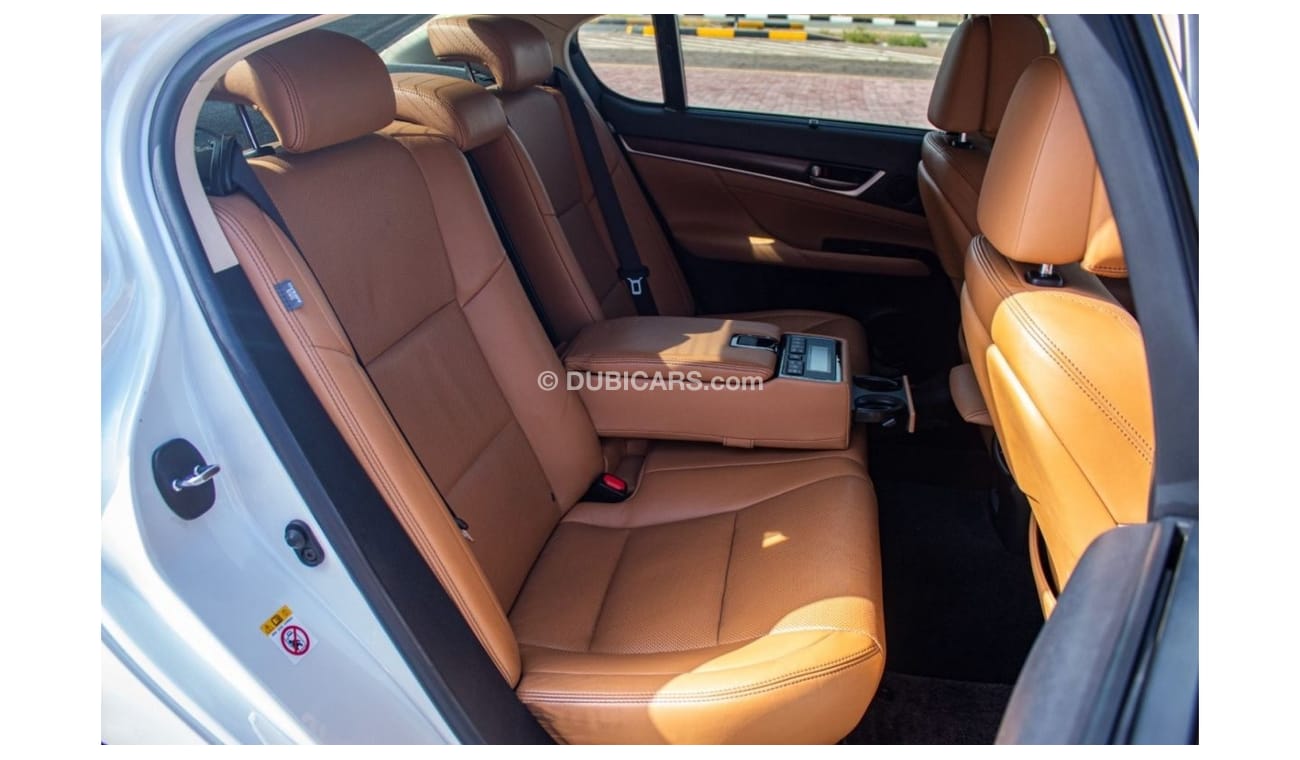 لكزس GS 350 لكزس جي إس 350  موديل : 2014 الممشي : 119,000 كم المطلوب 62000 درهم  مواصفات خليجيه ، فل اوبشن رقم