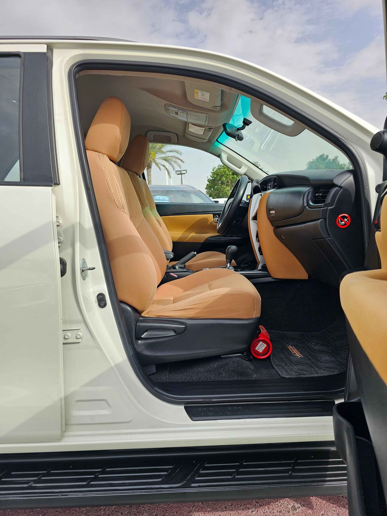 Toyota Fortuner // EXR // V4 // FULL OPTION // LOW MILEAGE (LOT # 90403)