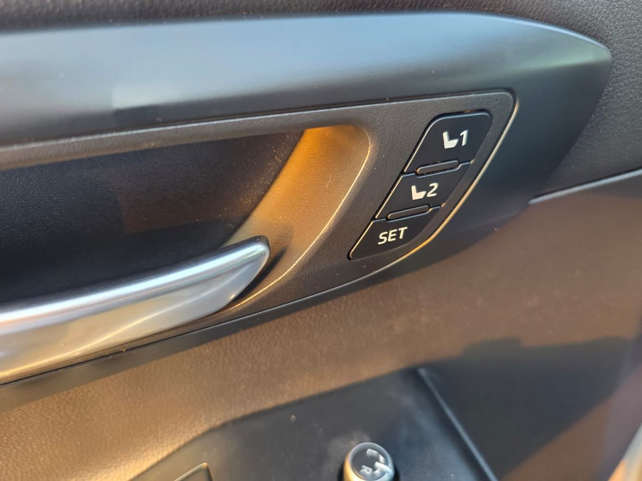 Toyota Highlander 2.5 Hybrid ( Bronze Edition) Sunroof, Push button, Trunk automatic and with spacial interior leather