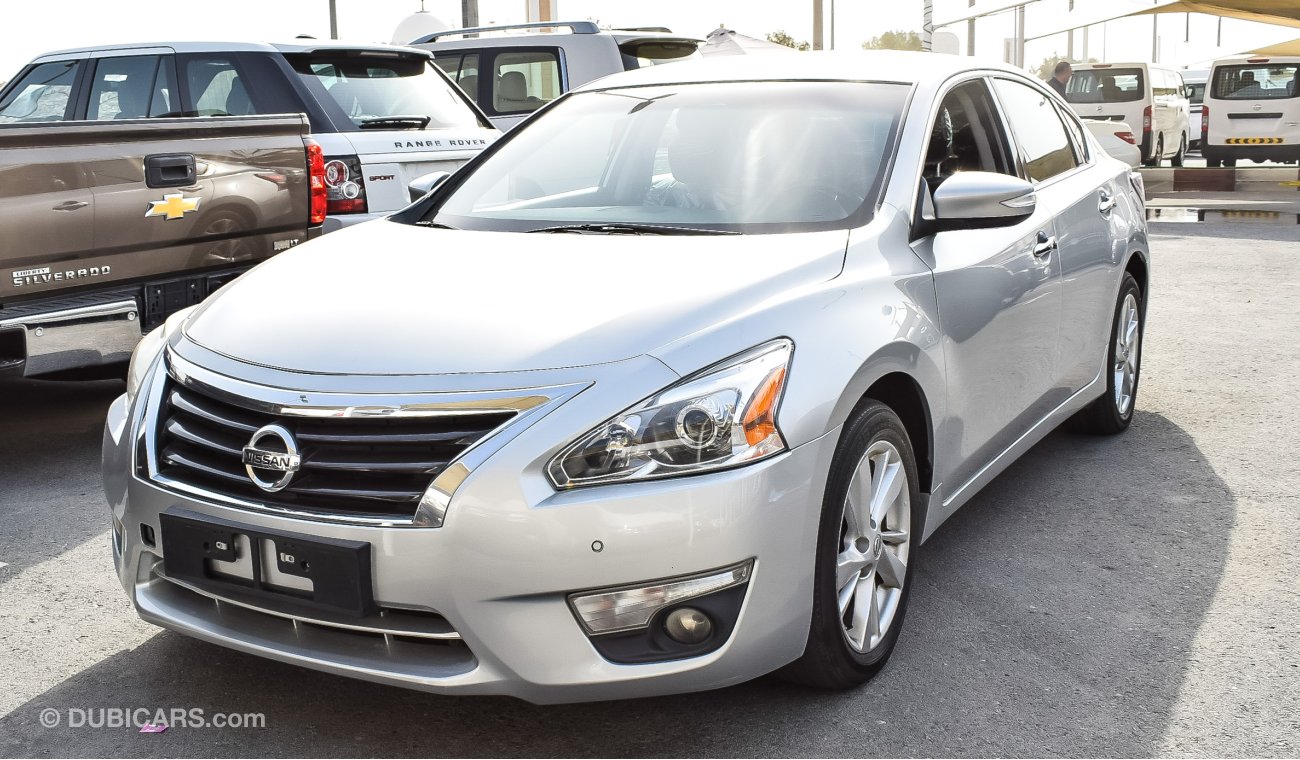 Nissan Altima . GCC specs. FiUll option. Very clean 3.5 SL