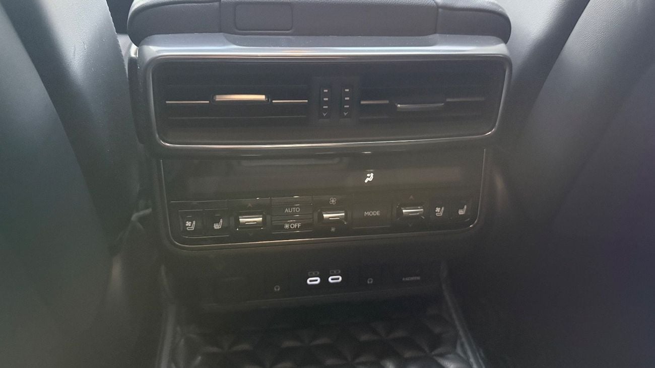 Lexus LX600 SIGNATURE