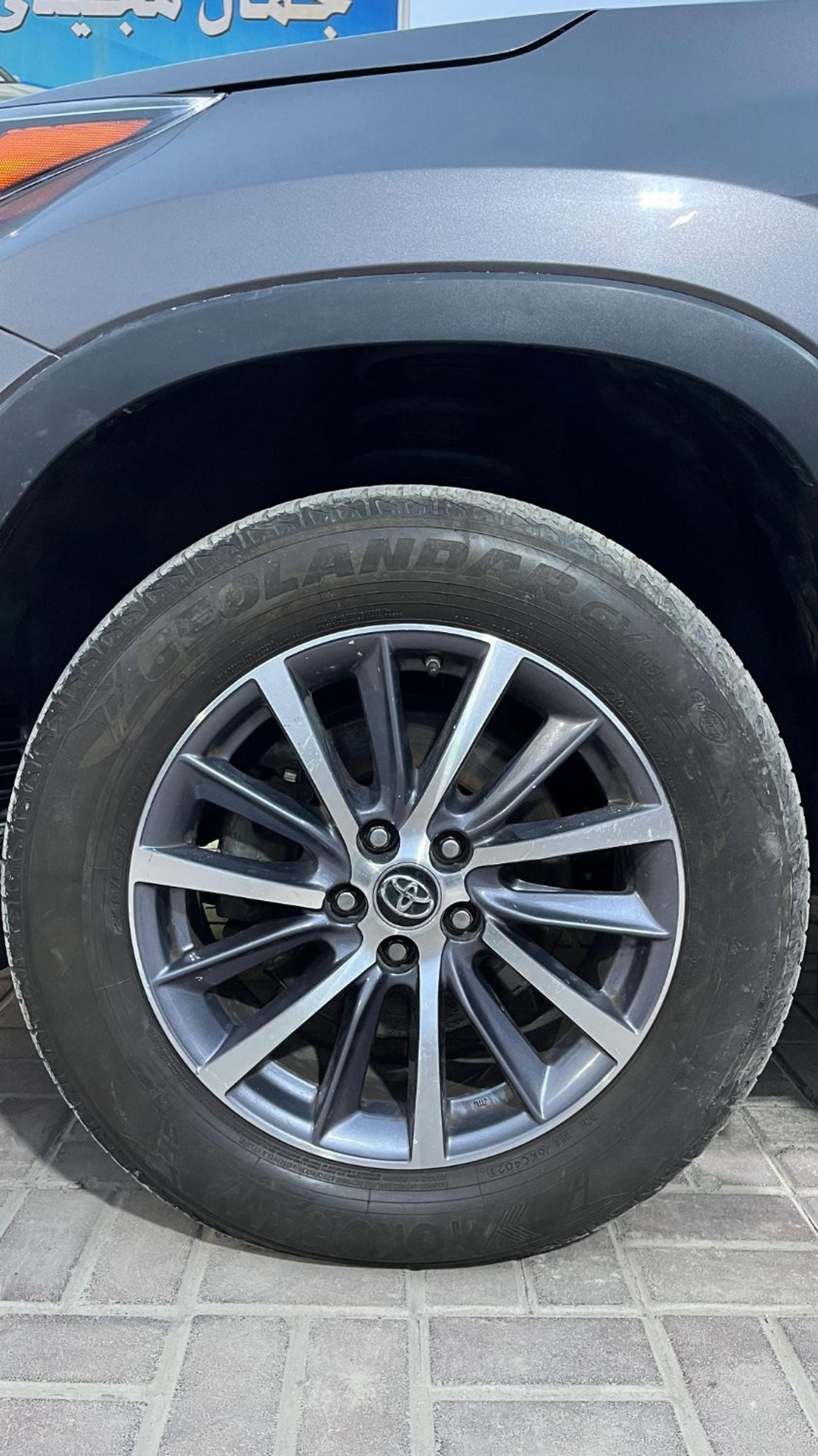 Toyota Highlander 2019 Toyota Highlander XLE 4x4 AWD Full option Sunroof Push Start 7 Leather Seats