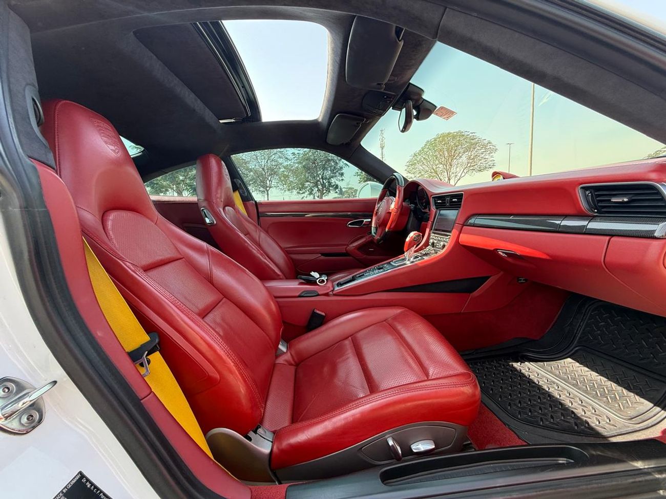 Porsche 911 Carrera 3.6L Coupe PORSCHE CARRERA 911 2013 GCC CARBON FIBER FULL SERVICE HISTORY SPECIAL EDITION 3