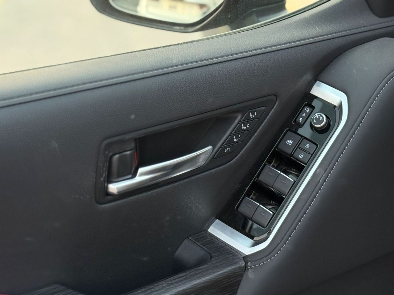 Toyota Land Cruiser GR sport 3.5 2025