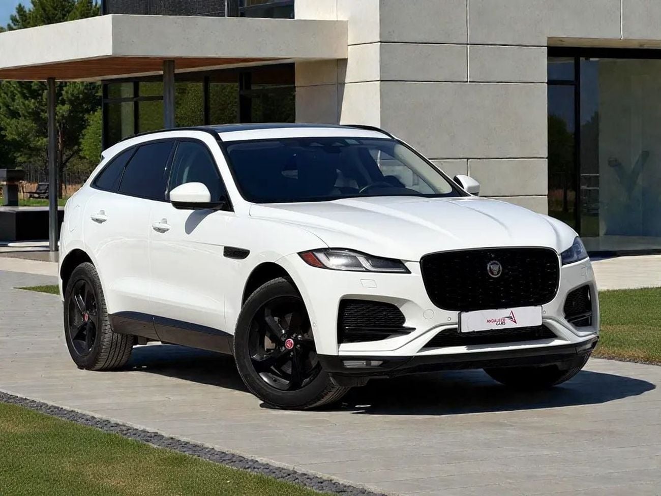 Jaguar F-PACE !! EID SALE !! 1 YEAR FREE WARRANTY !!  AED 1,650 P.M | 0% DOWN PAYMENT | JAGUAR F-PACE R-SPORT PRES