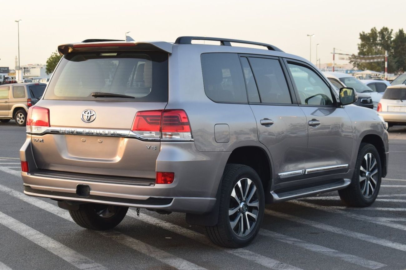 تويوتا لاند كروزر Toyota Landcruiser VXR Diesel RHD V8 Full Option