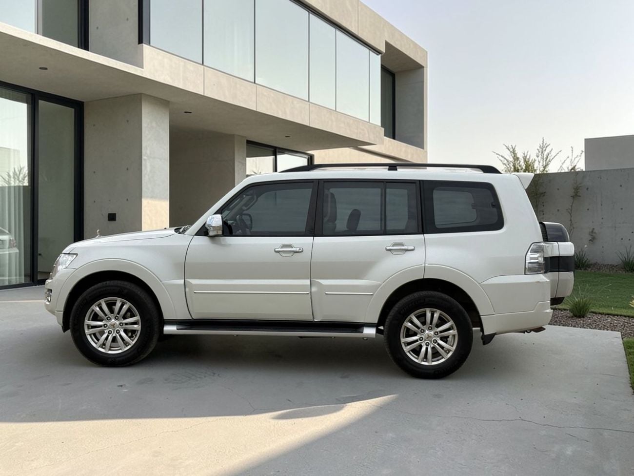 Mitsubishi Pajero GLS Top 3.5L AED 1,710 P.M | 0% DOWN PAYMENT | MITSUBISHI PAJERO V6 – 3.8L | 2018 | GCC SPECS | ORIG