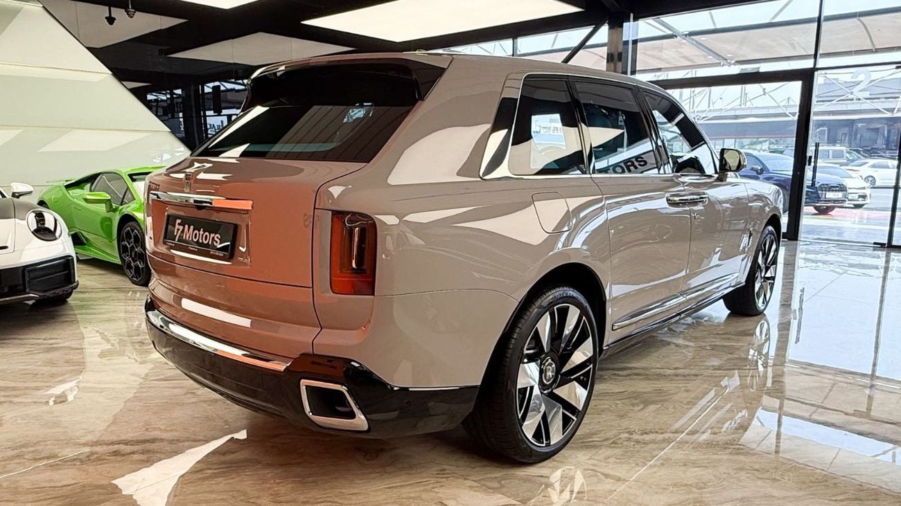 Rolls-Royce Cullinan Rolls Royce Cullinan - Silver Badge - 2026