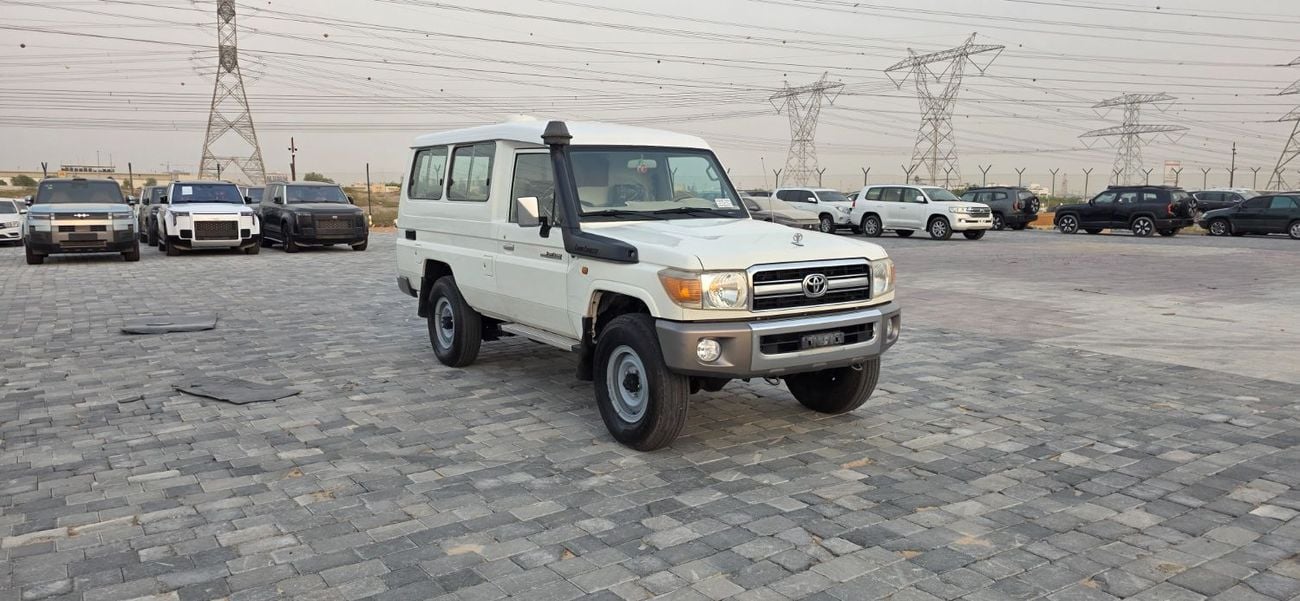 Toyota Land Cruiser Pickup 70