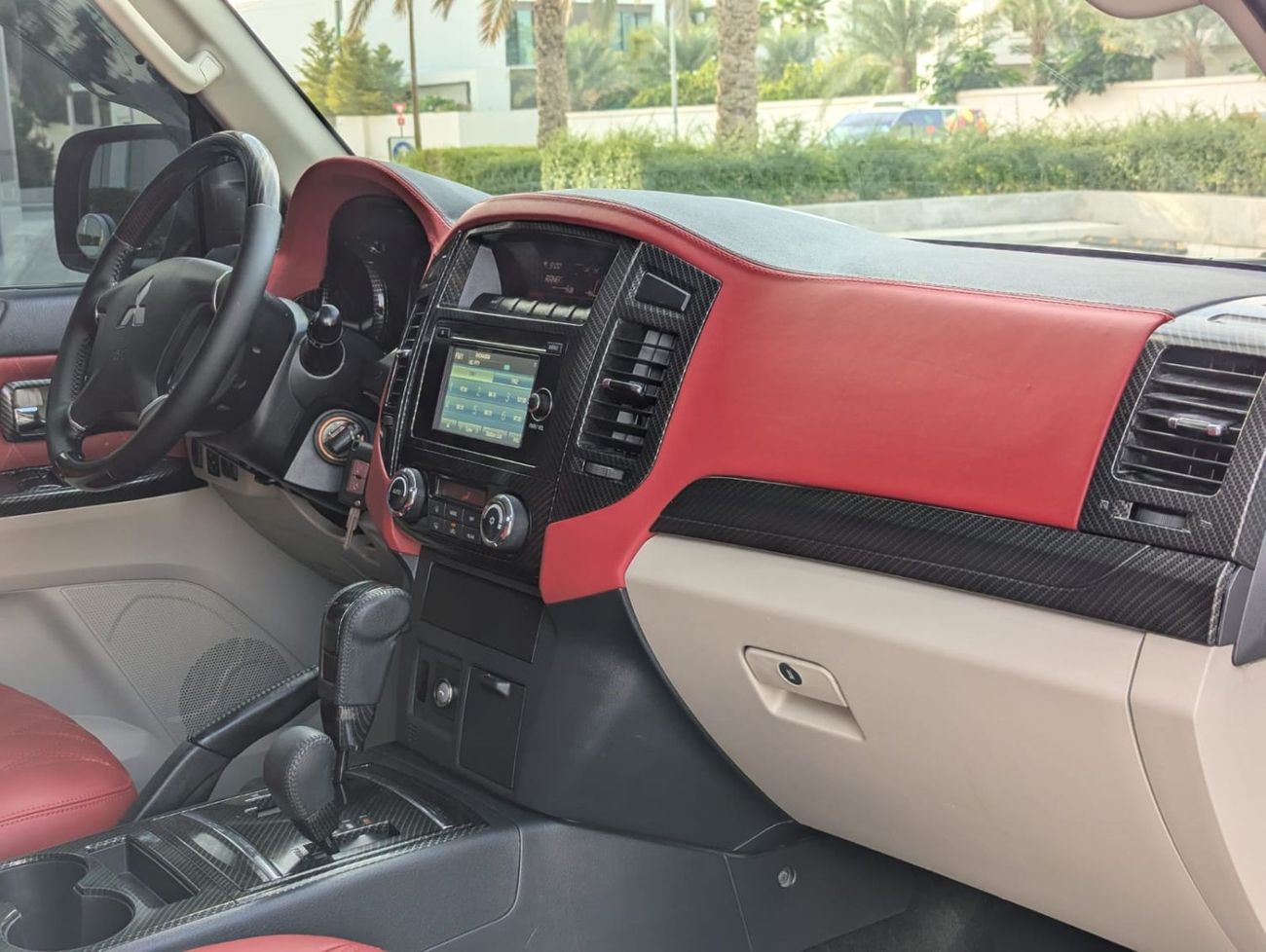 Mitsubishi Pajero Mitsubishi Pajero 2016 LHD white