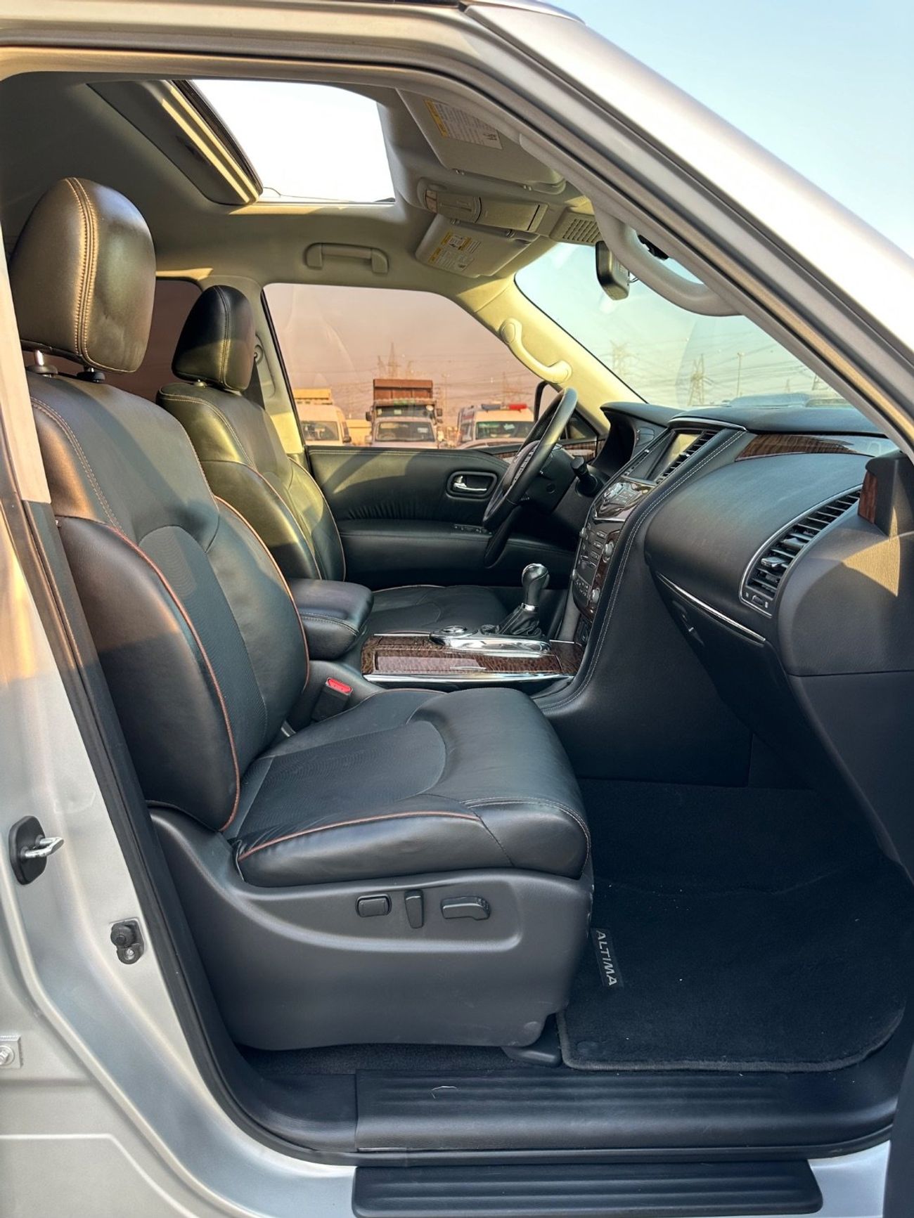 نيسان أرمادا SL Sunroof full Option