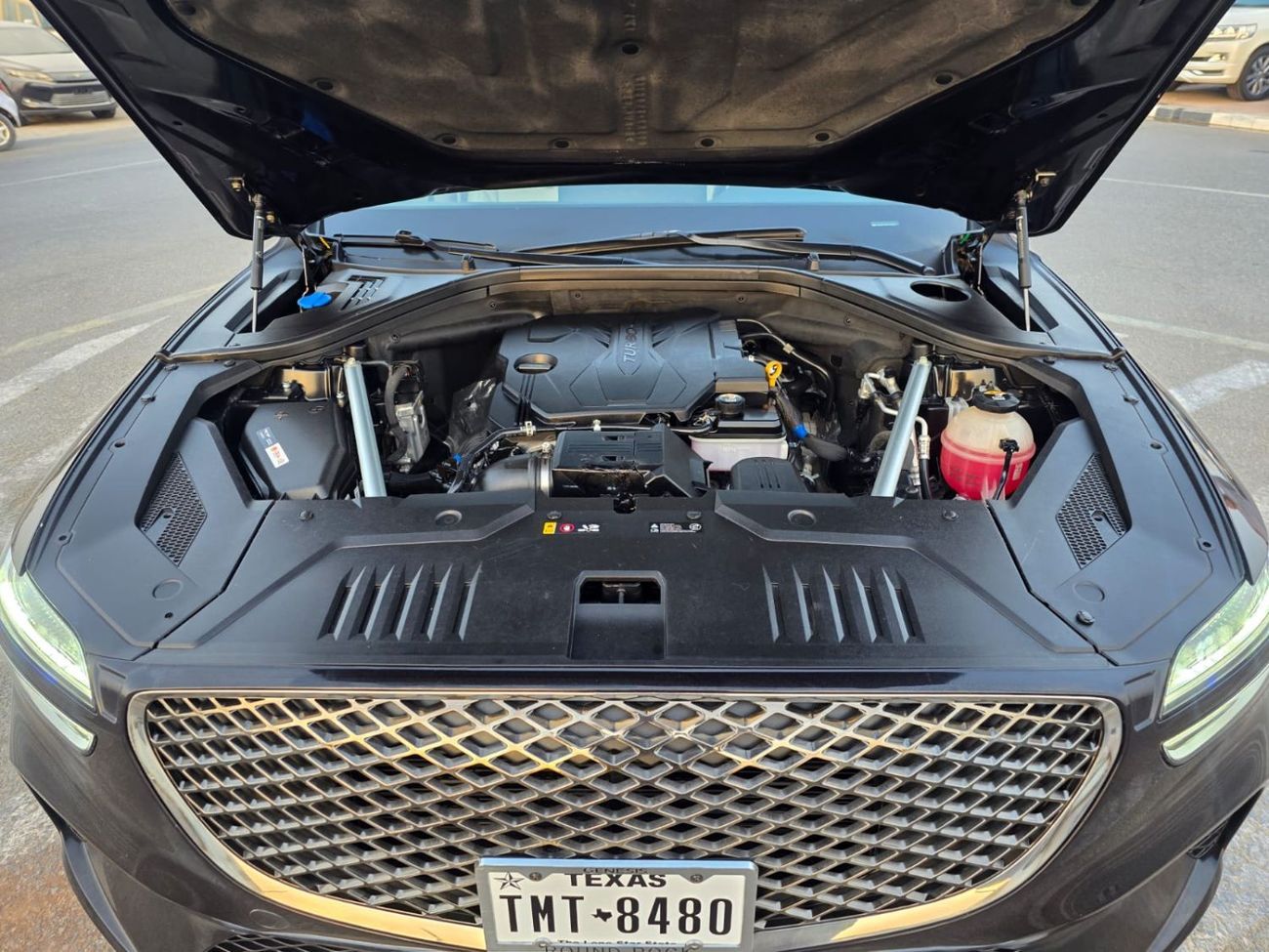 Genesis GV70 2023 Model 2.5L engine Panoramic roof and 4x4