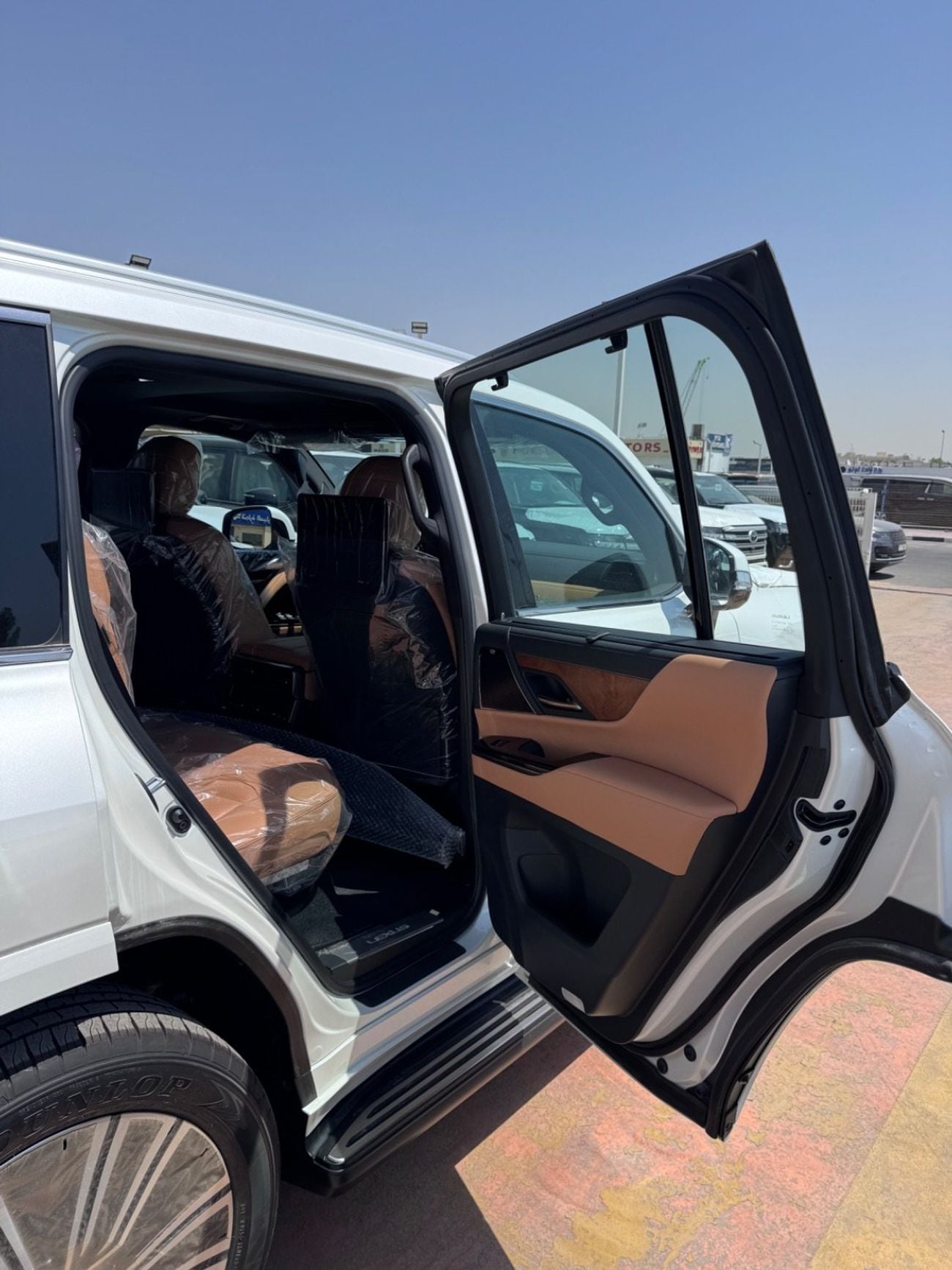 لكزس LX 600 SIGNATURE