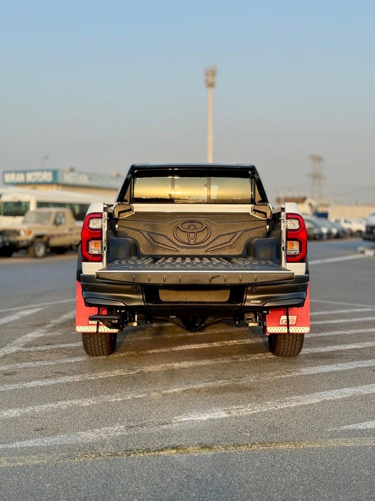 تويوتا هيلوكس Toyota Hilux GR Sport 4.0L
