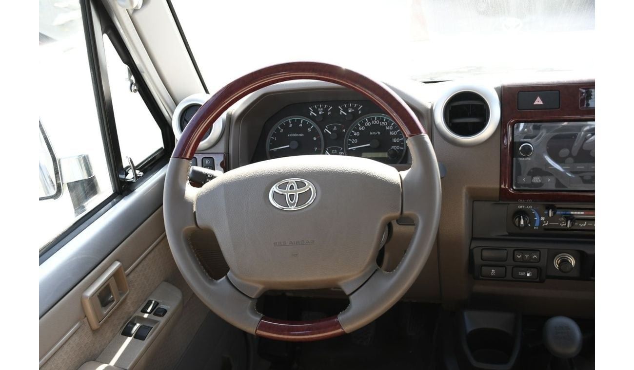 Toyota Land Cruiser Pick Up 4.0L V6 Petrol  ( ready stock available )