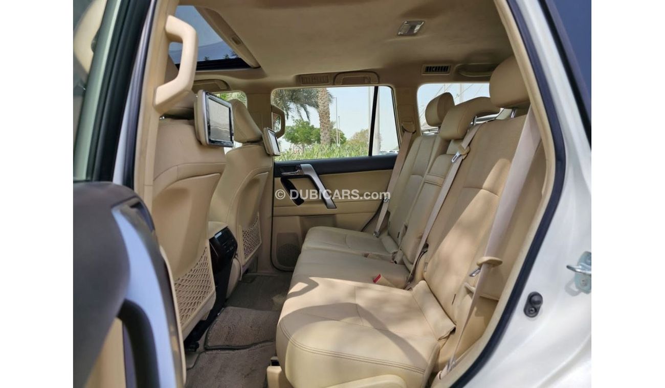 Toyota Prado TOYOTA PRADO VXR 4.0 2017 GCC SINGLE OWNER IN MINT CONDITION