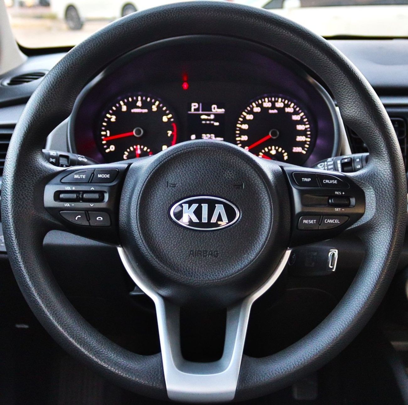 كيا ريو 2019 كيا ريو EX (YB)، 5 أبواب هاتشباك، 1.4 لتر 4 سلندر بنزين، أوتوماتيك، دفع أمامي