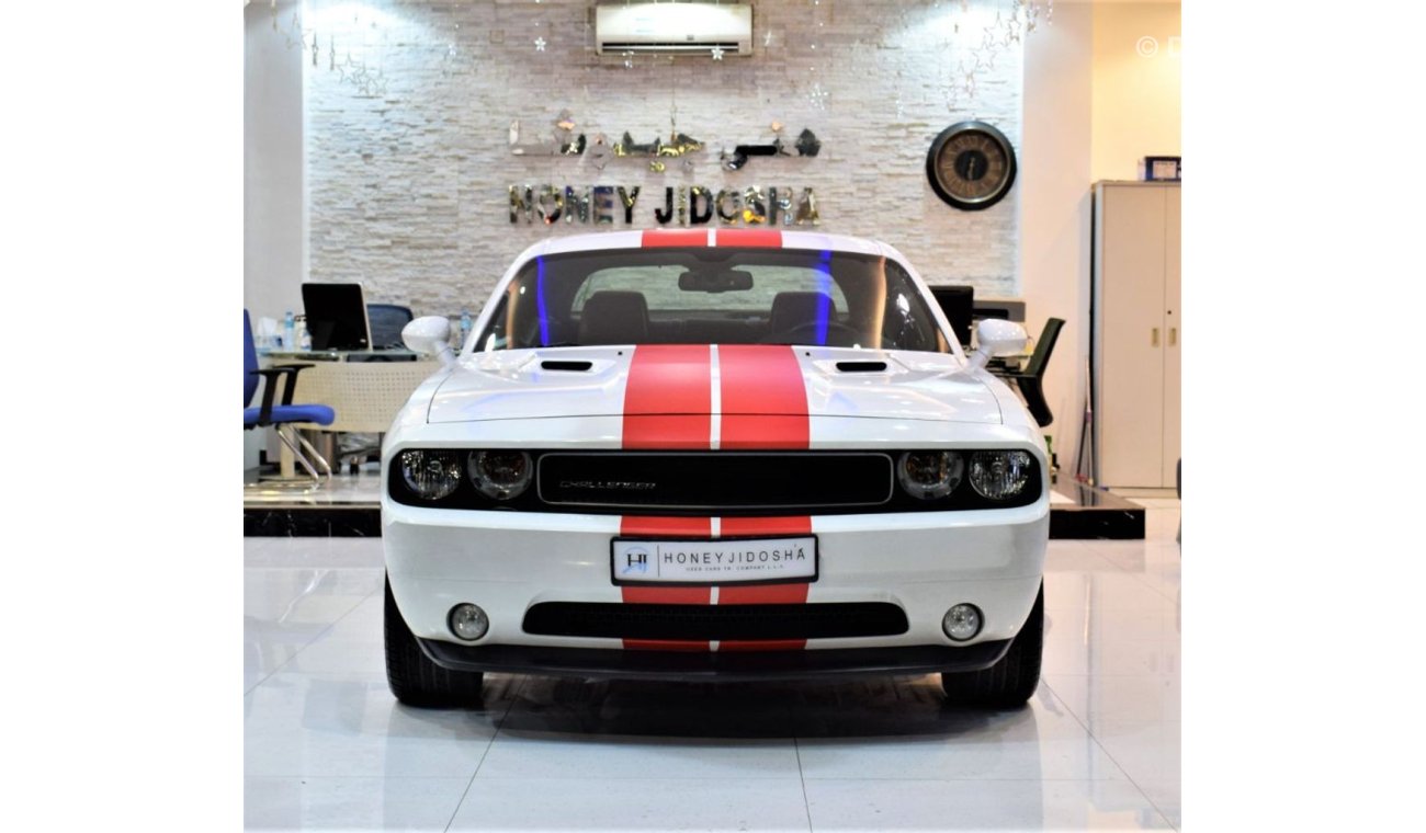 دودج تشالينجر FULL SERVICE HISTORY! Dodge Challenger 2013 Model!! in White Color! GCC Specs