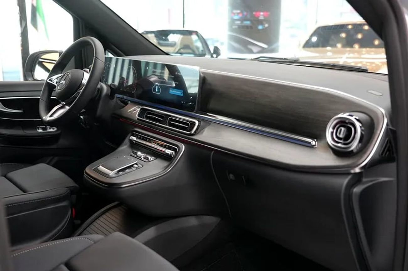 Mercedes Maybach V Class Maybach Mercede-Benz V 300 AVANTGARDE | GCC 0km | Agency Warranty | 360 View | 64 colors Ambeint Lights