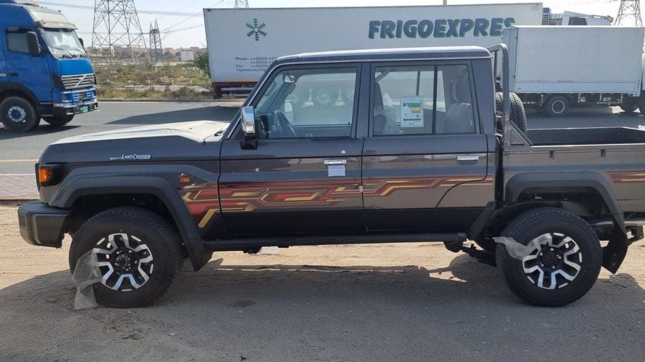 Toyota Land Cruiser Pick Up LC79 DC 2.8L Z Turbo-Diesel AT 2024YM [AVAILABLE IN WHITE & BEIGE COLOR]