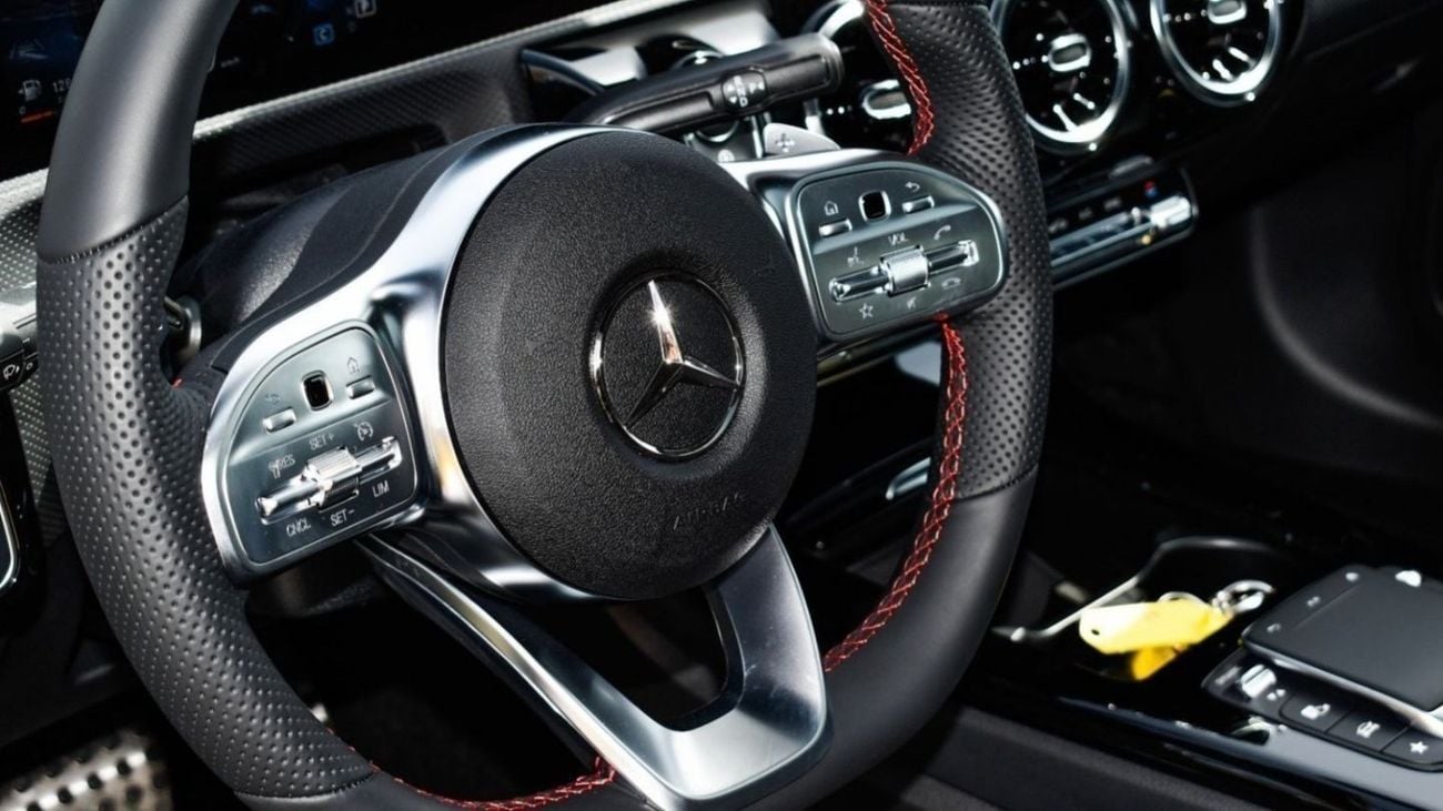 Mercedes-Benz CLA 200 MERCEDES BENZ CLA 200 AMG | 2023