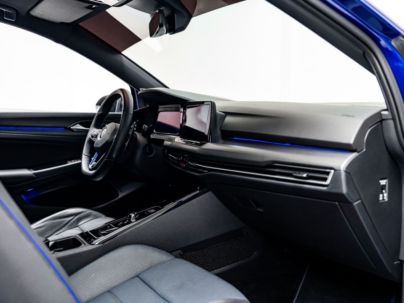 فولكس واجن جولف ار Base 2.0T