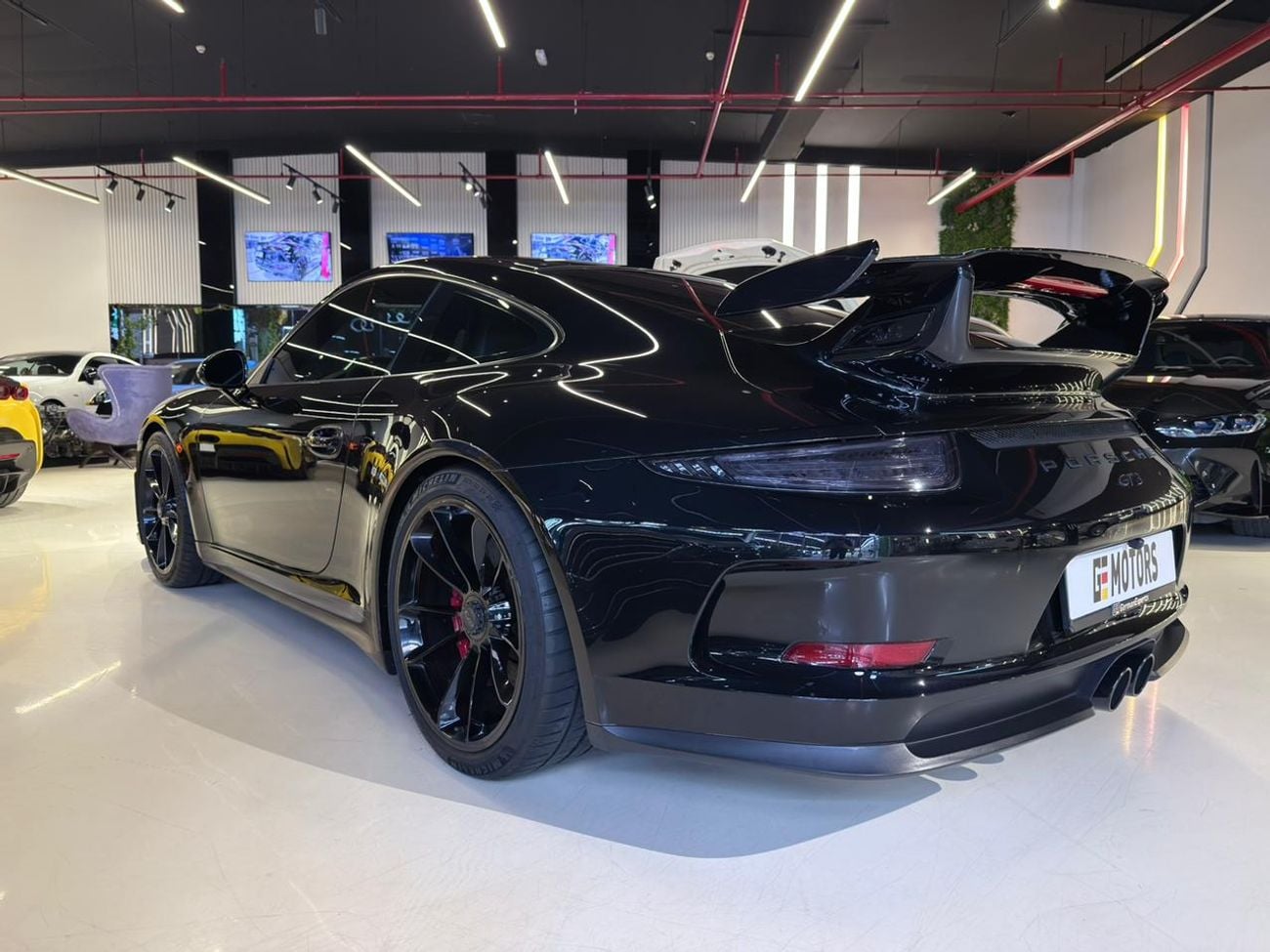 Porsche 911 GT3 3.8L (475 HP) Coupe 2016 Porsche 911 GT3 - GCC Specs - Dealer Warranty Till 11/26 - Full Service