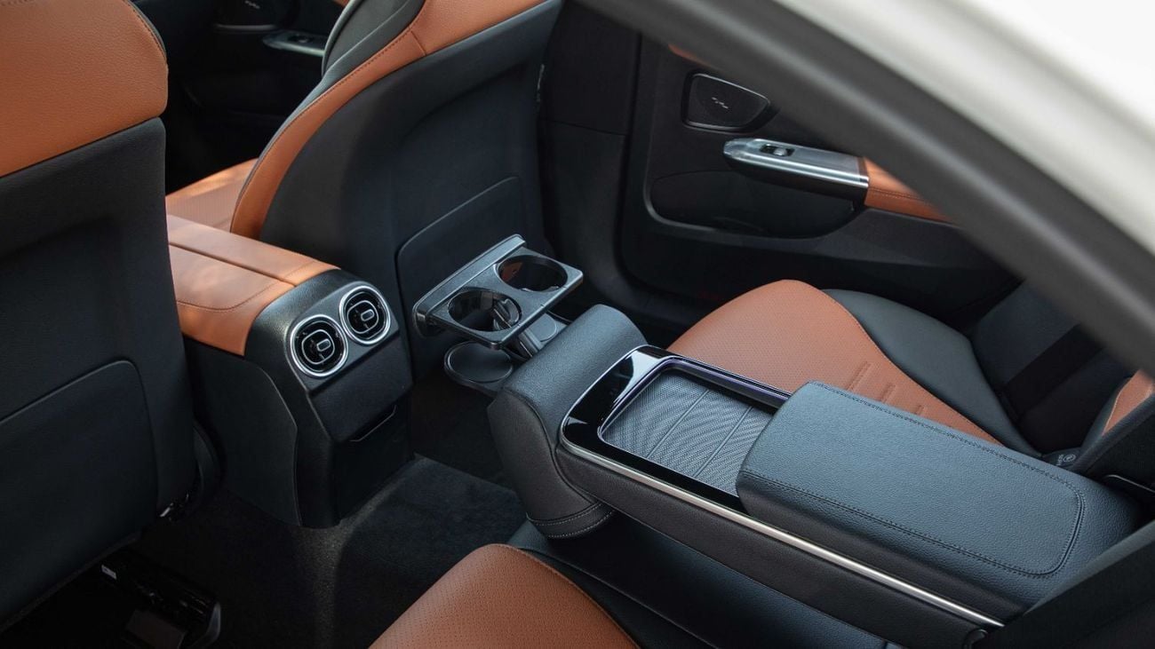 Mercedes-Benz C 200 2025| C200L| Sedan . For Local Registration +10%