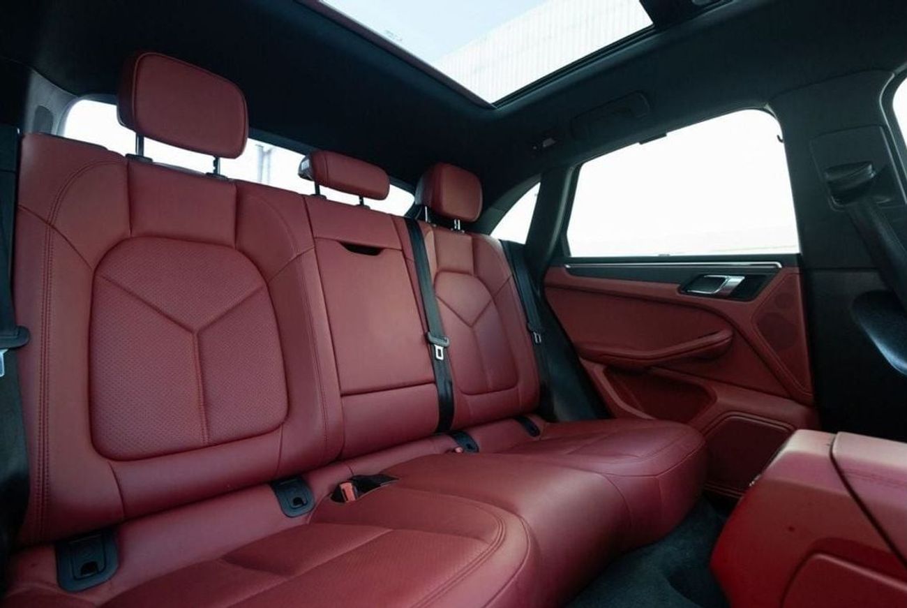 Porsche Macan Std 2.0L (252 HP) Porsche Macan 2021 GCC under Warranty with Flexible Down-Payment.