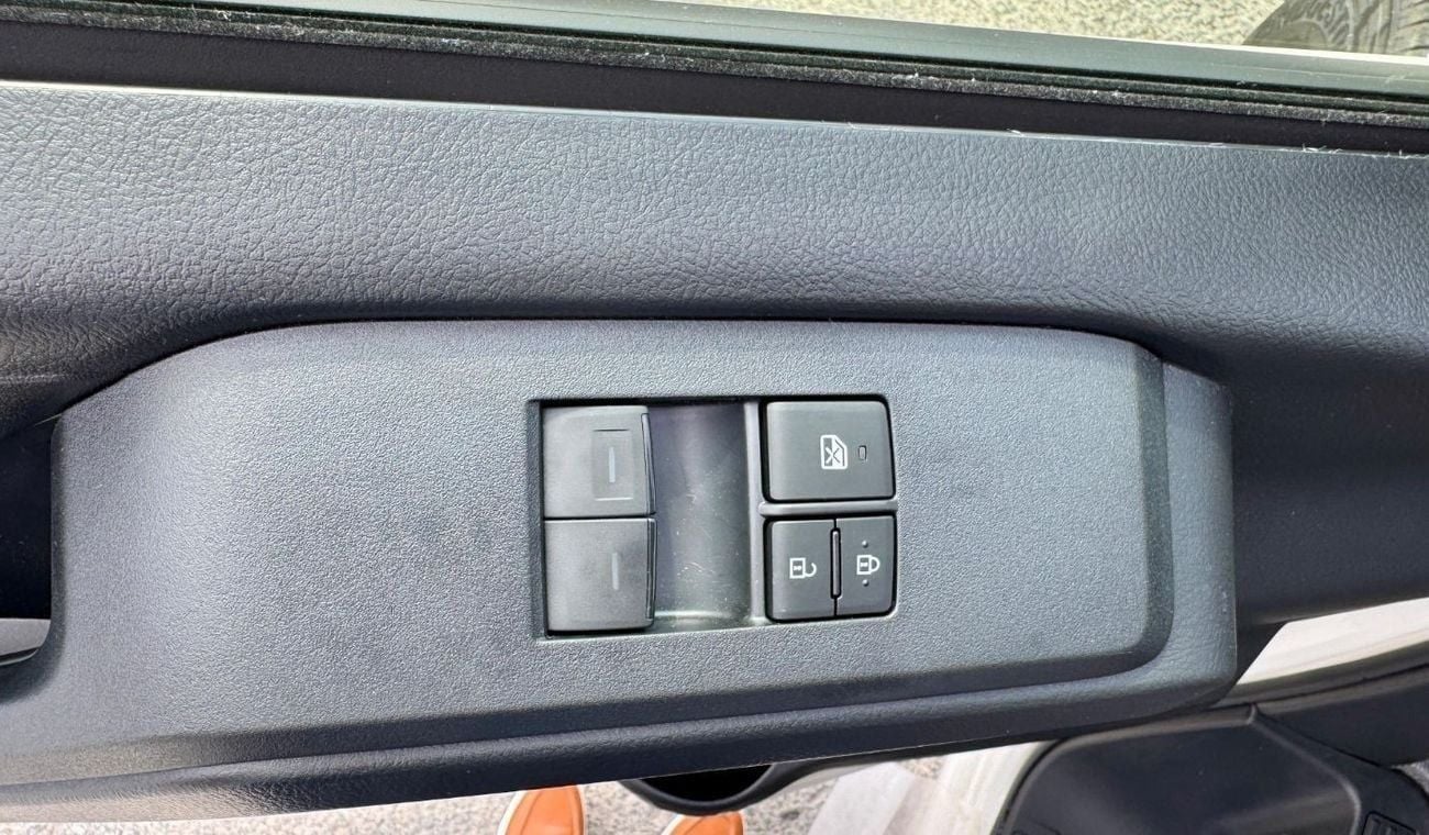 Toyota Hiace DUBAI REGISTRATION - HIACE HIGHROOF 3.5 AT - GL - FUTAIM