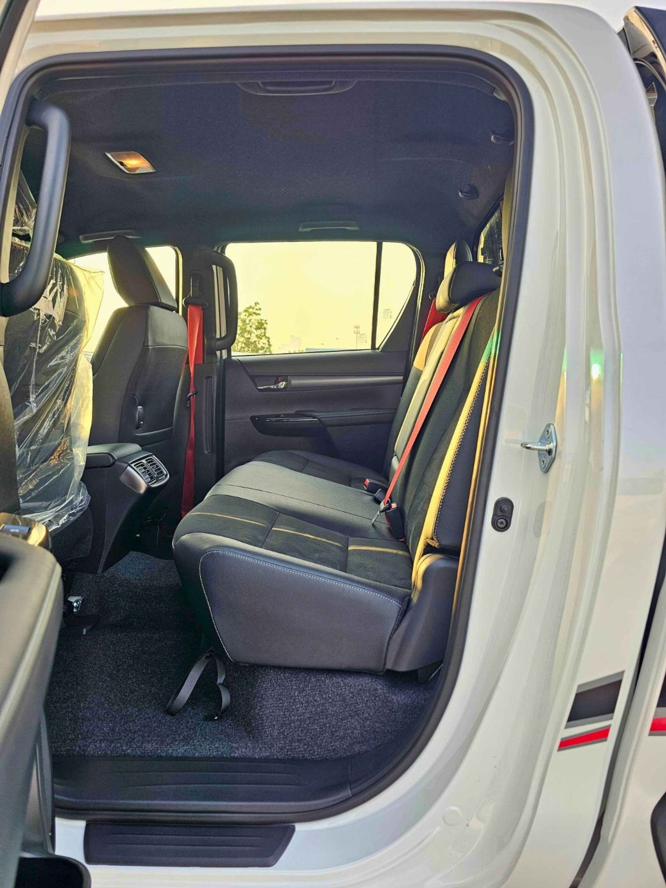 تويوتا هيلوكس GR SPORT/DOUBLE CABIN WIDE BODY/4.0L V6 PETROL /OVER FENDER /360*CAMERA / DRIVER PWR SEATS (CODE #H4